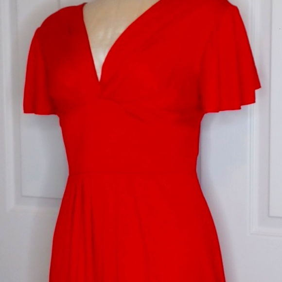 Red Dress  Size S/P Knit Short Sleeve  V-Neck  Stretch. - Picture 7 of 10